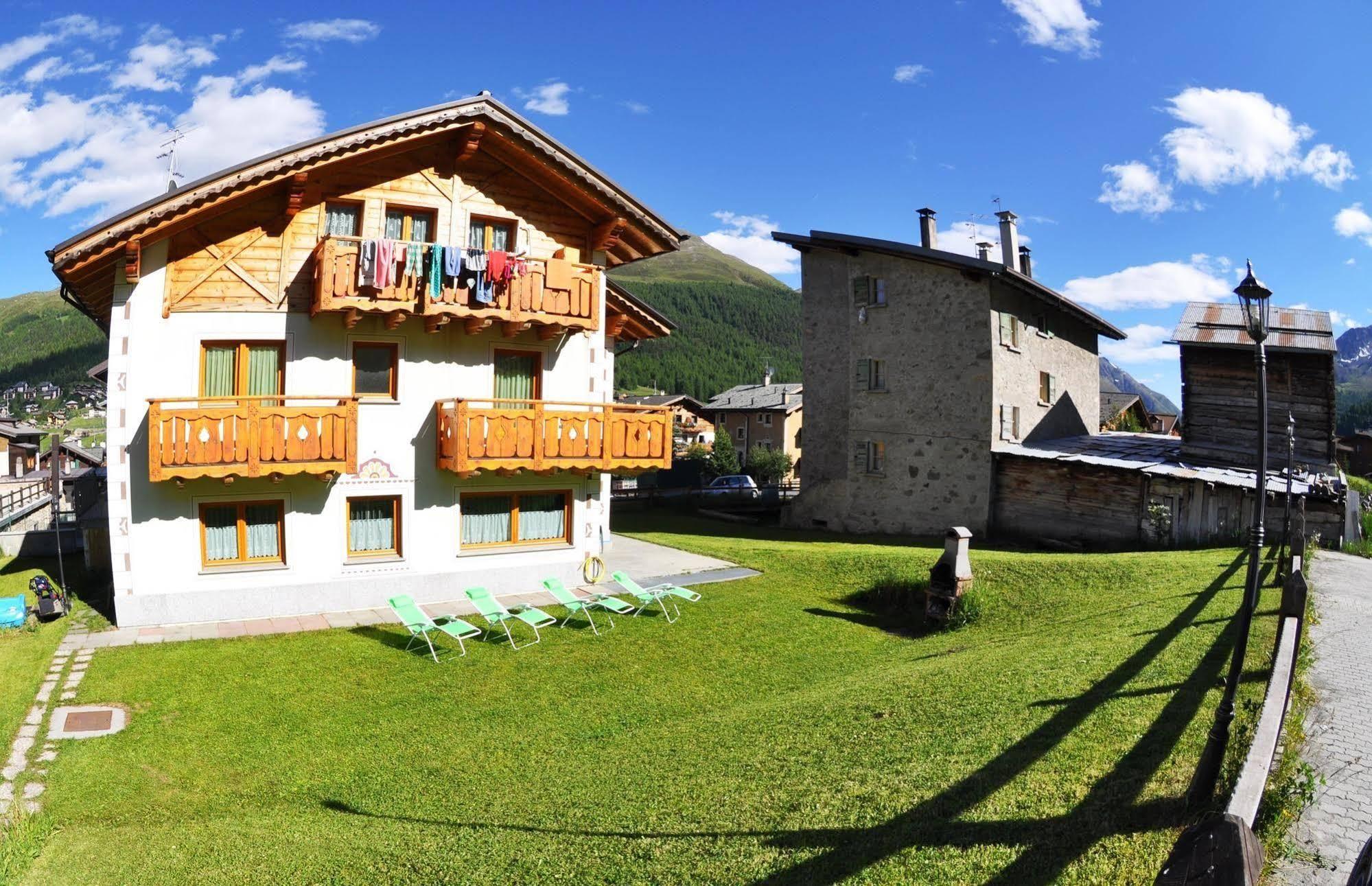Alpen Royal By Livigno Accomodation 外观 照片